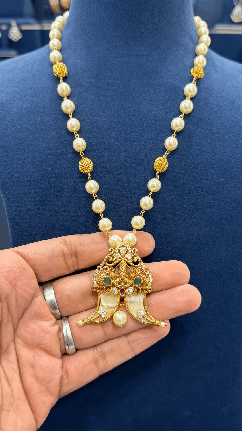 Beads Chain With Puligoru Locket