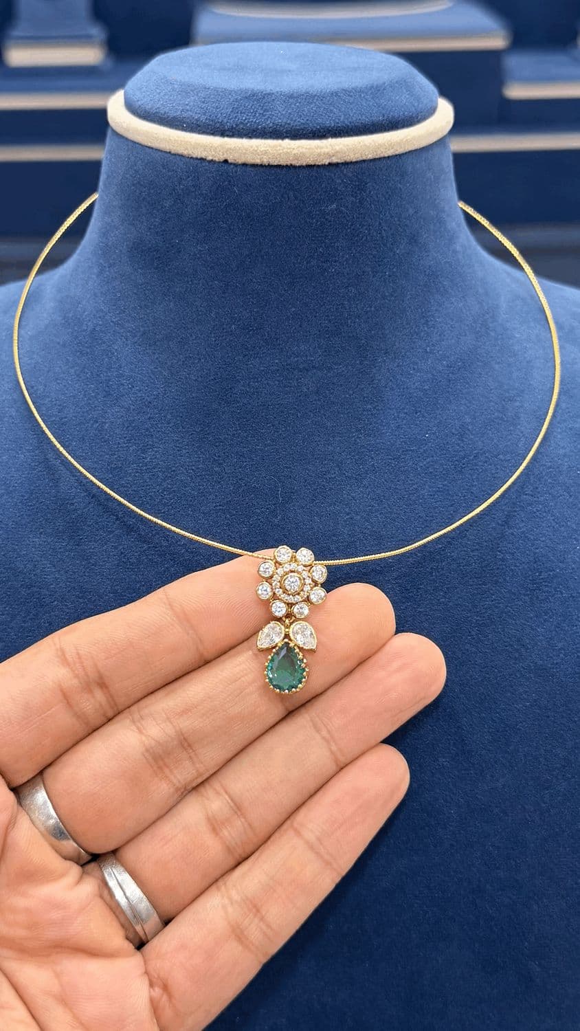 Flexible Chain with Removable Locket