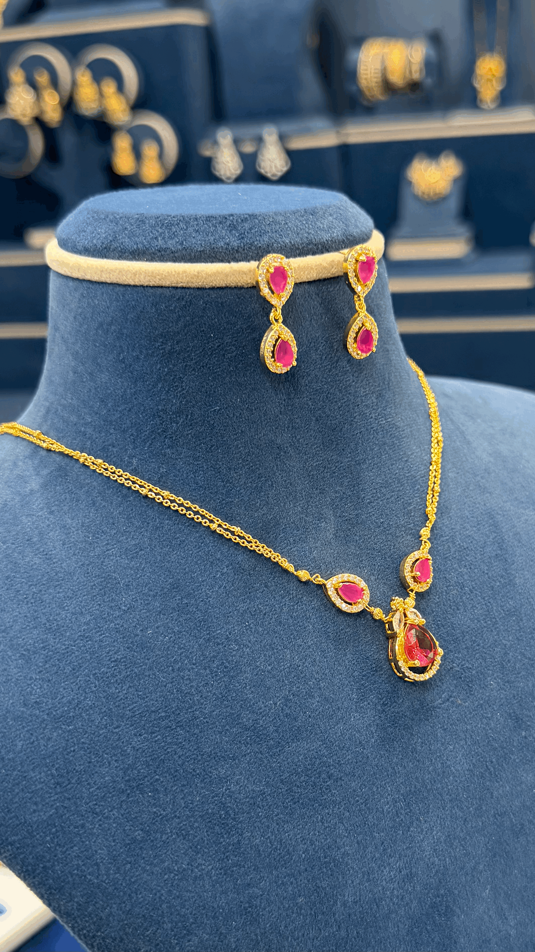 Simple Daily Wear Chain with Earings