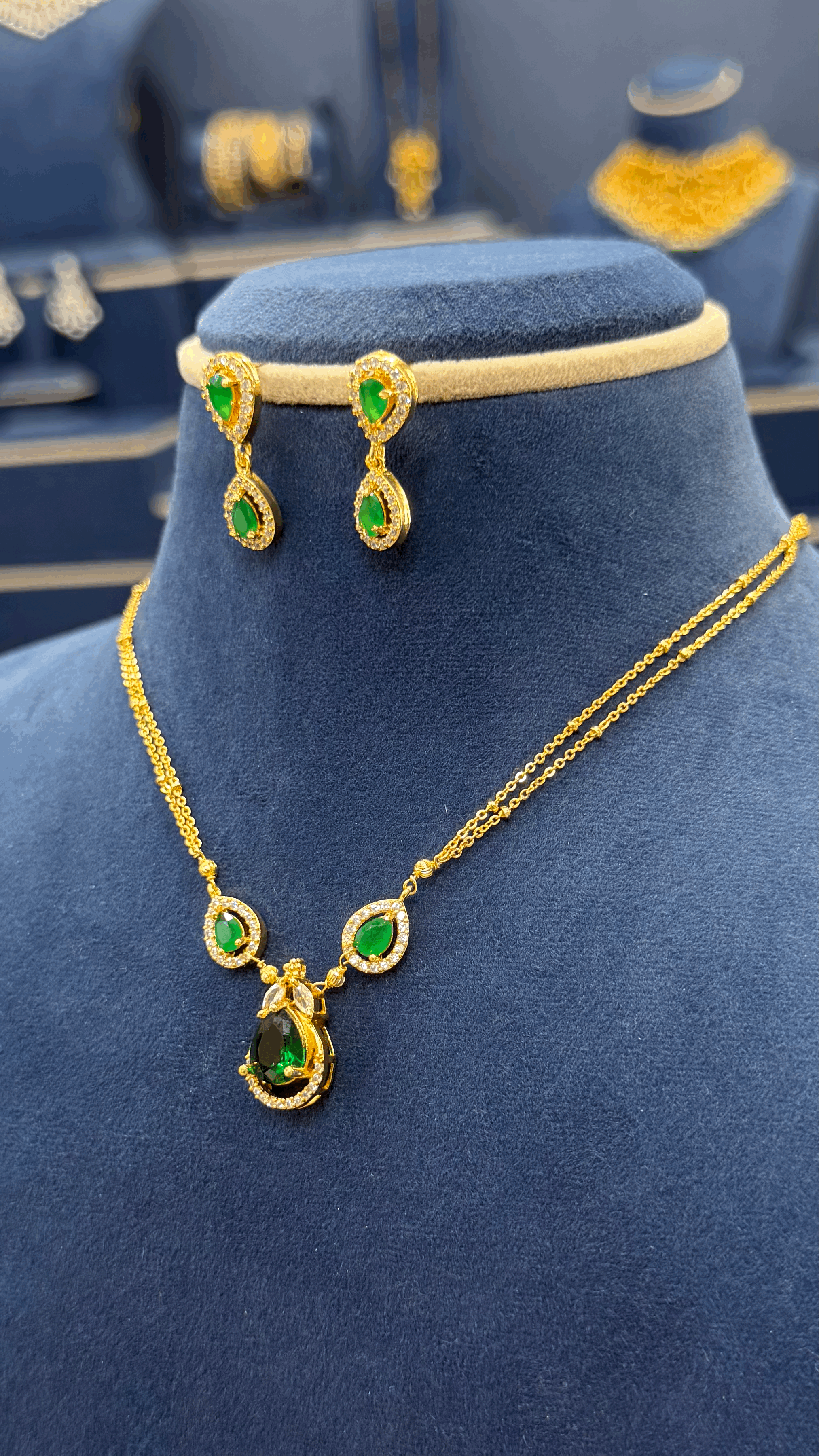 Simple Daily Wear Chain with Earings